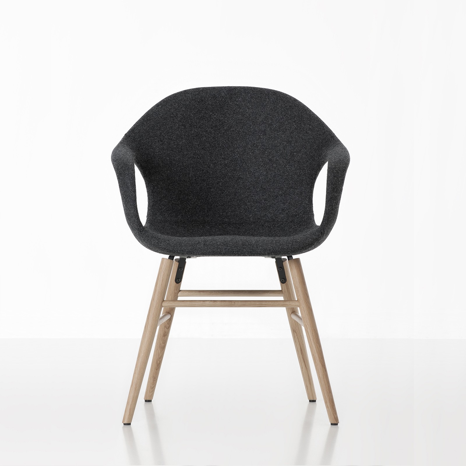 Möbel - Stühle - Elephant Wood Sessel - Kristalia - scwarz - Buchenfurnier, lackiertes Polyurhethan