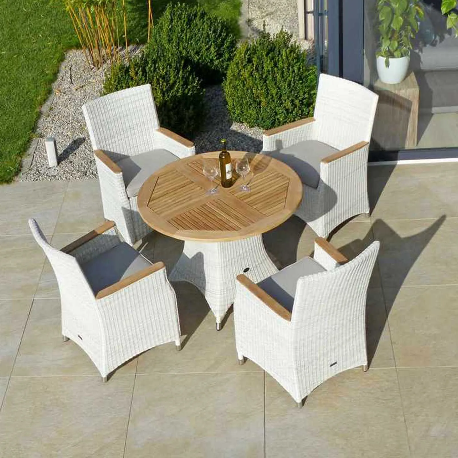 zebra novus sessel silkwhite mit loomus tisch rund 100 cm white